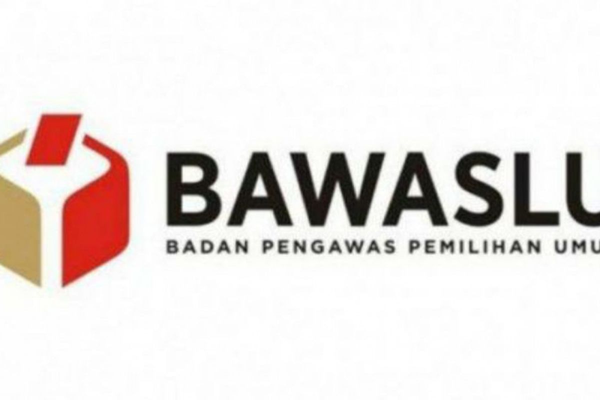 Bawaslu Surabaya diminta tertibkan alat peraga kampanye