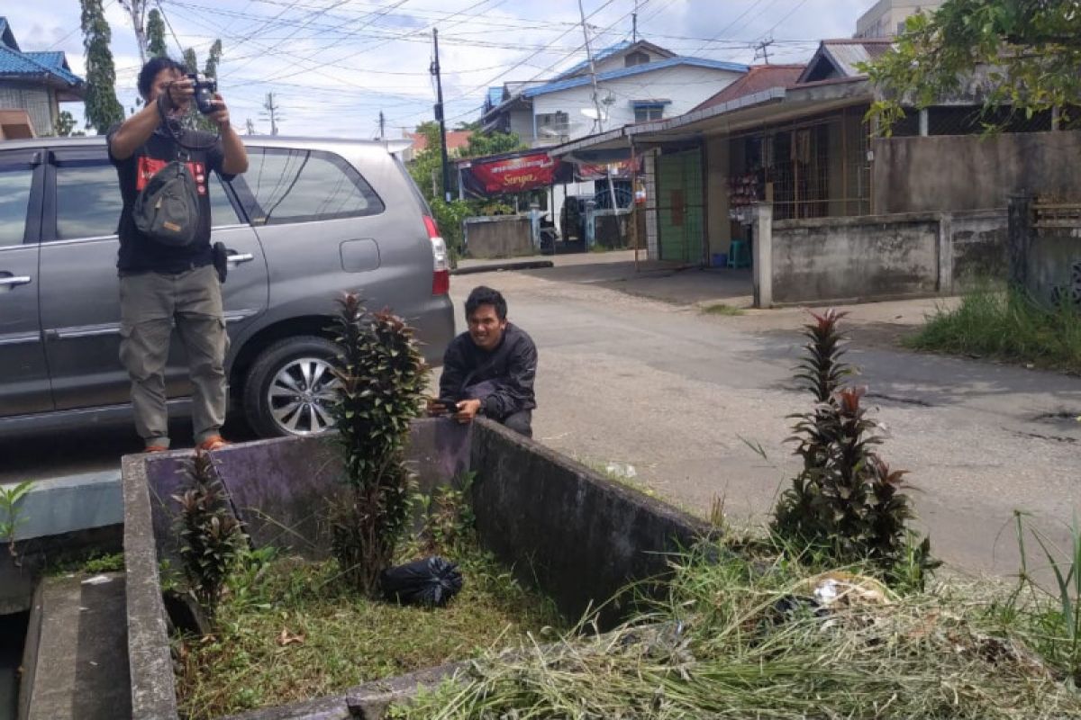 Makam pendiri Kampung Tengah Pontianak ditemukan dengan kondisi memprihatinkan