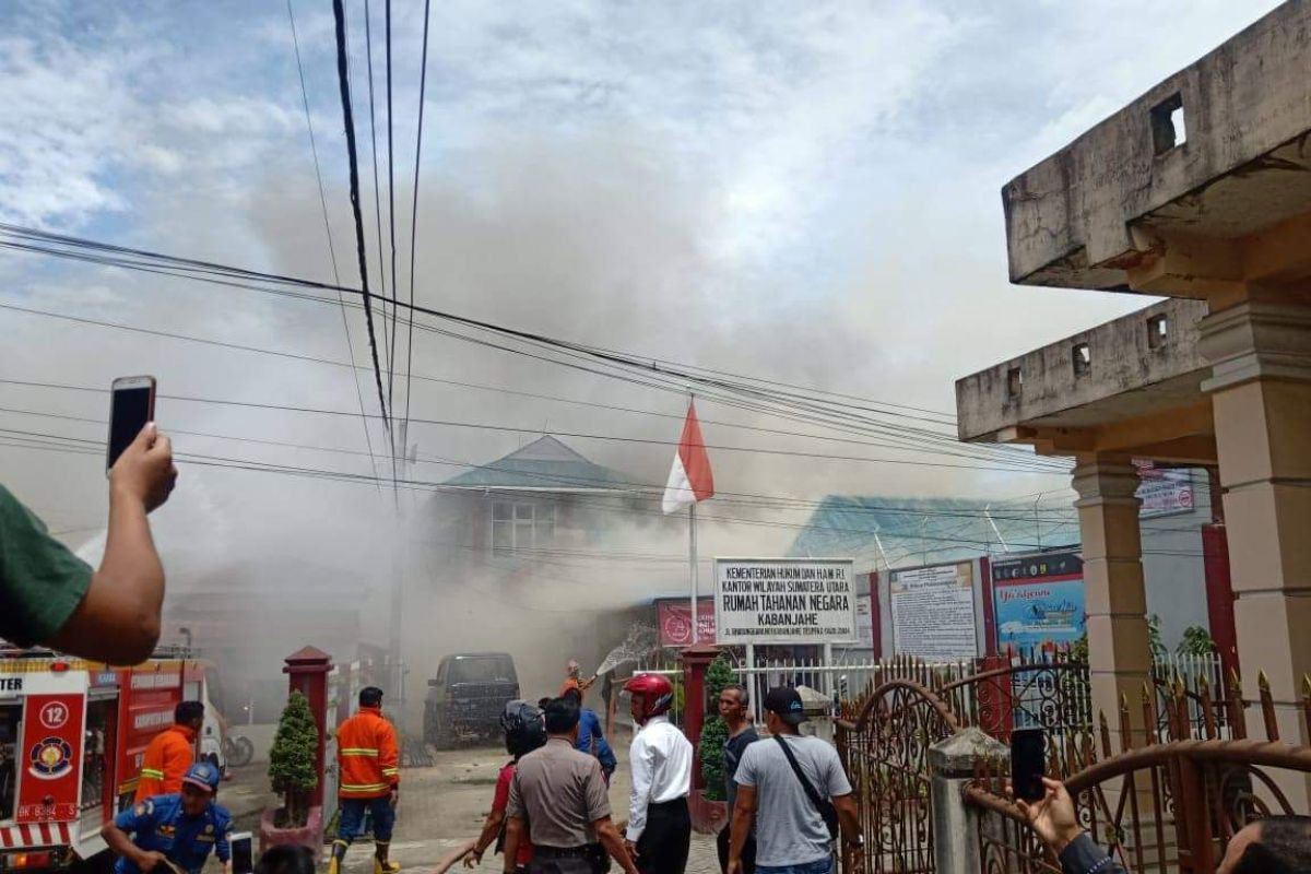 Rutan Kabanjahe terbakar, para napi dipindahkan ke empat daerah di Sumut