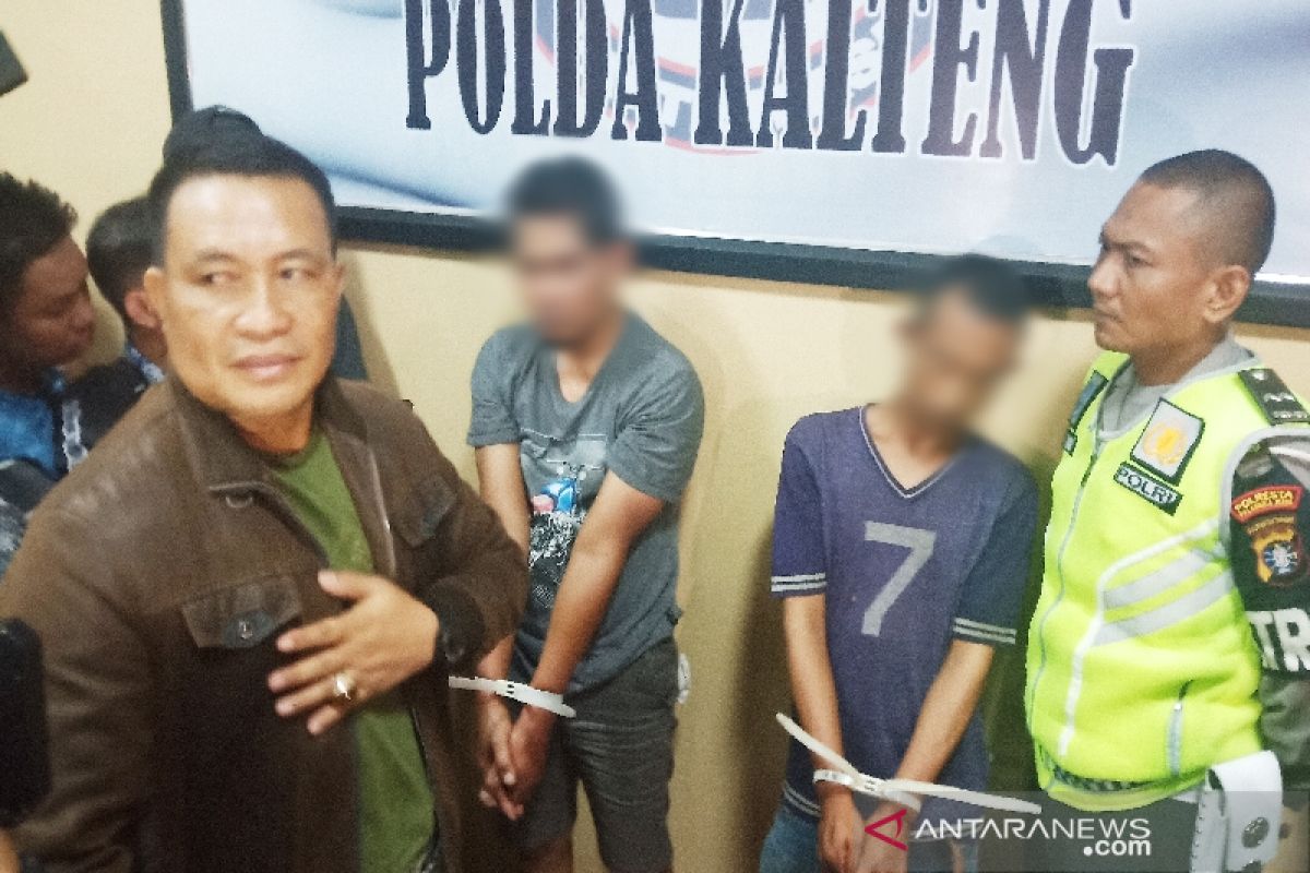 Dua pria ini ditangkap karena 382 gram  sabu-sabu