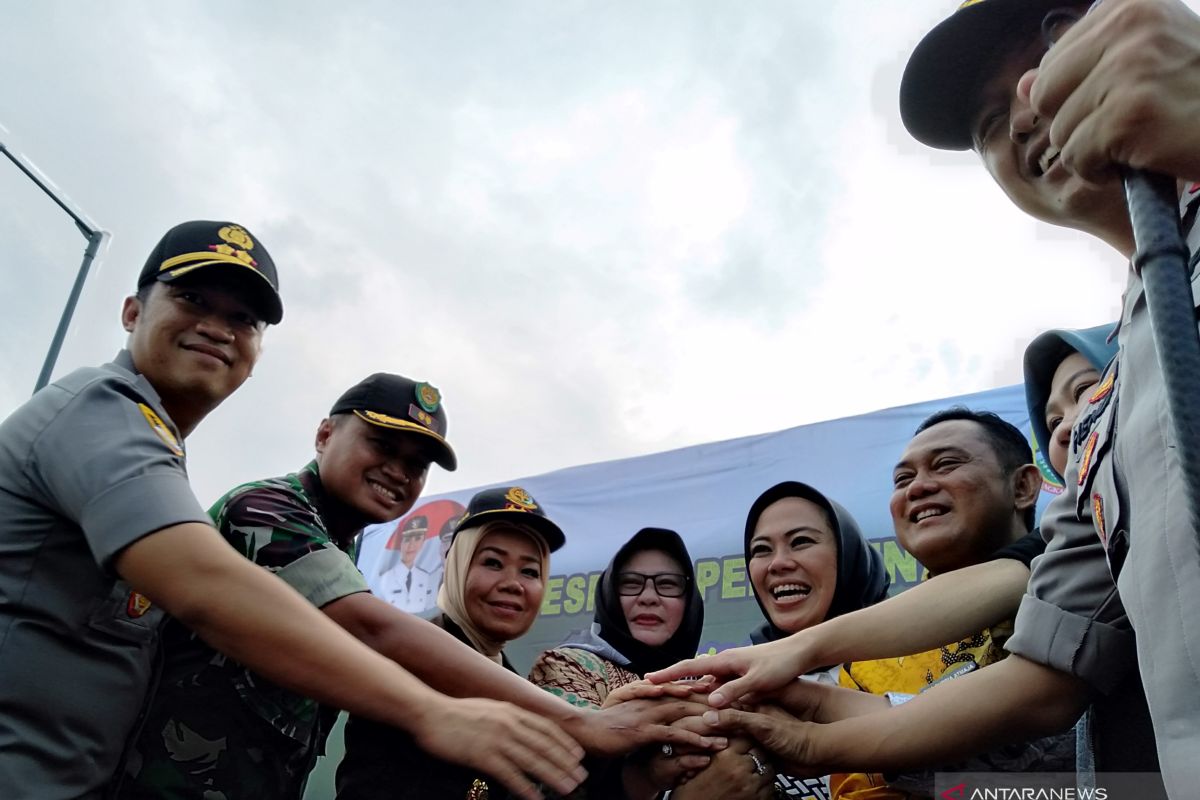 Dua Bupati secara bersama resmikan jembatan Karawang-Bekasi