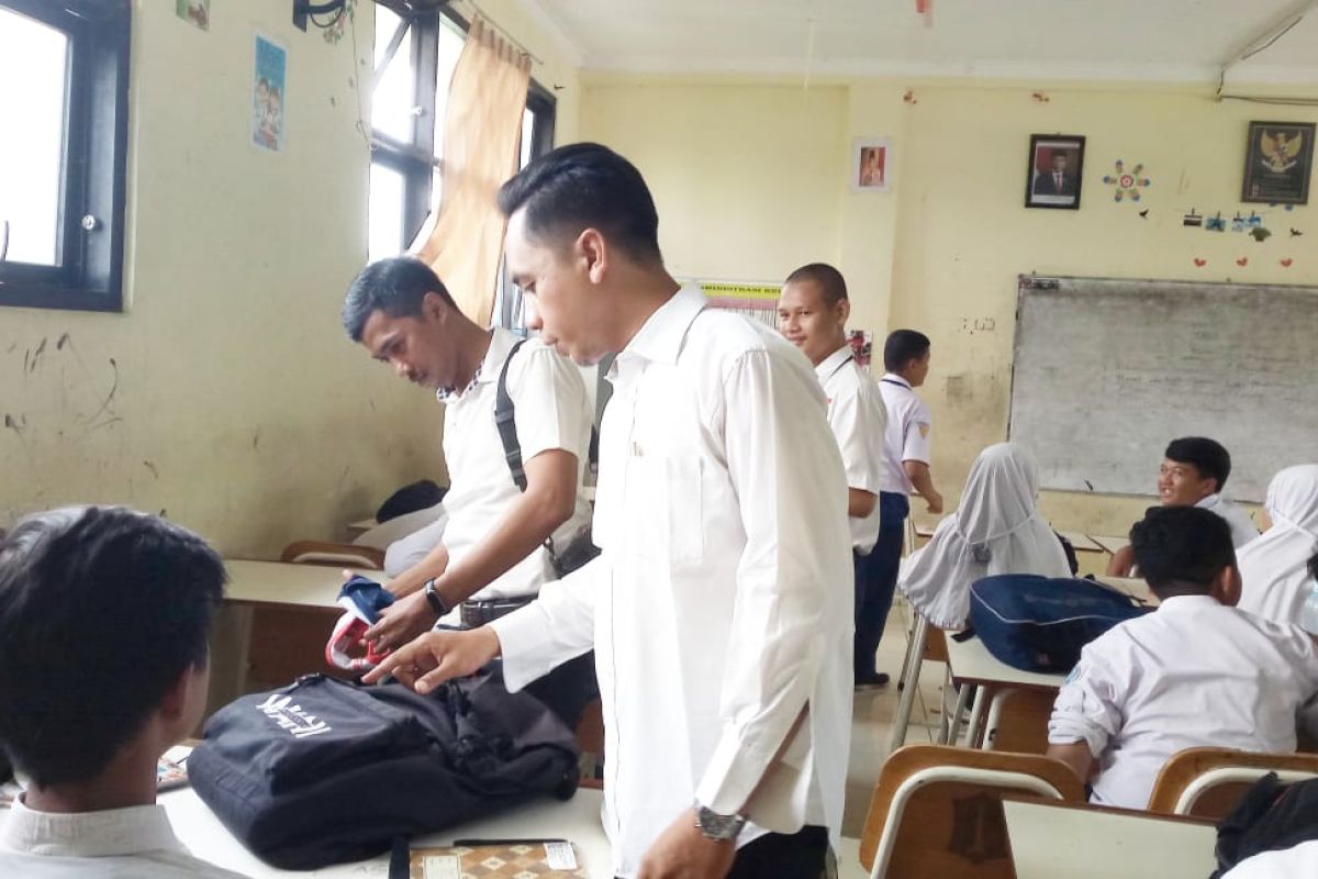 Pemkot Surabaya galakkan operasi gawai milik pelajar SMP