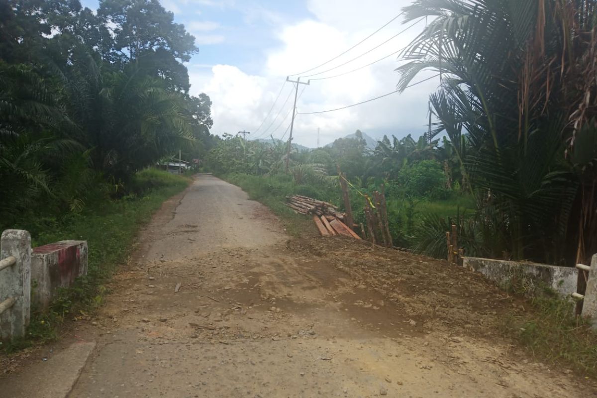 Pemkab Landak respon cepat laporan warga terkait jalan rusak