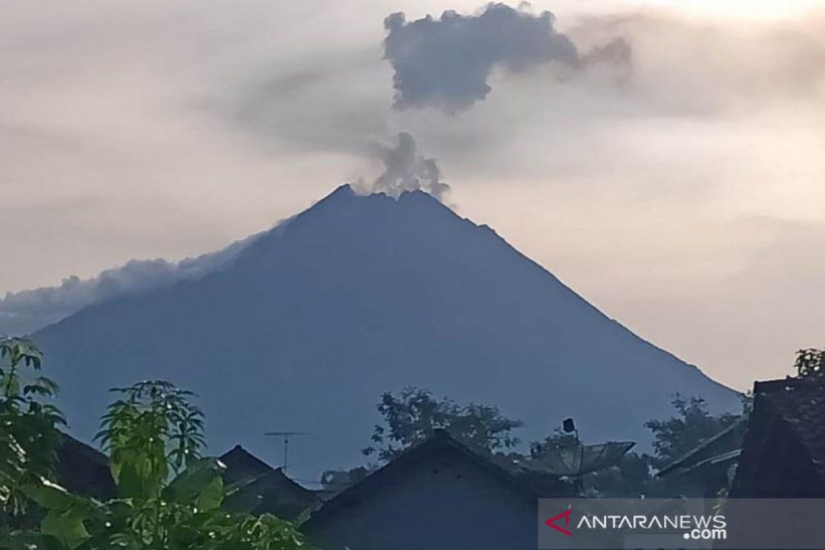 Erupsi Merapi tak berdampak hujan abu di Magelang