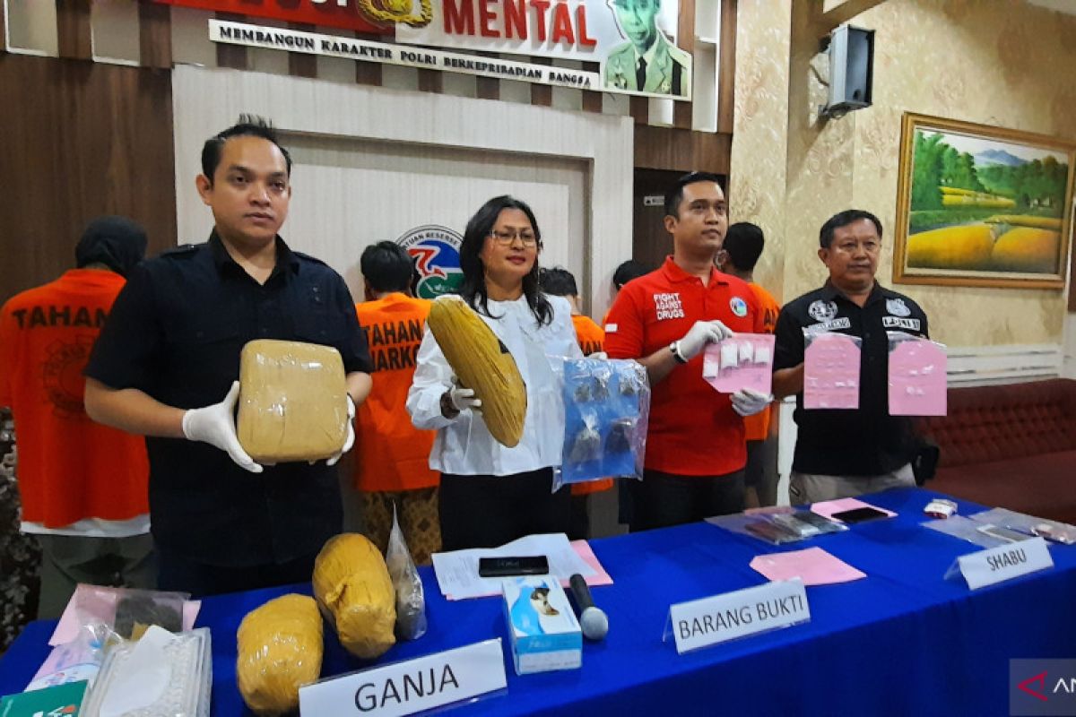 7 arrested drug dealers maybe from big syndicates