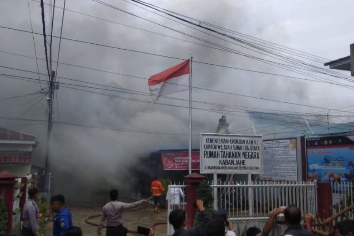 Pasca-kerusuhan dan pembakaran, napi Rutan Kabanjahe dipindahkan ke lapas Medan