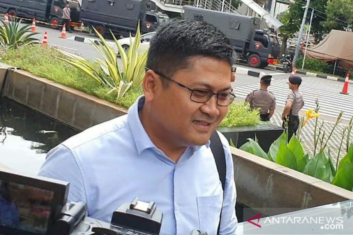 Kepala Sekretariat PDIP mengelak saat ditanya aliran uang kasus suap PAW