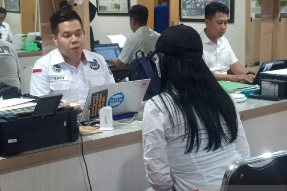 Negatif narkoba, polisi bebaskan tiga rekan Lucinta Luna