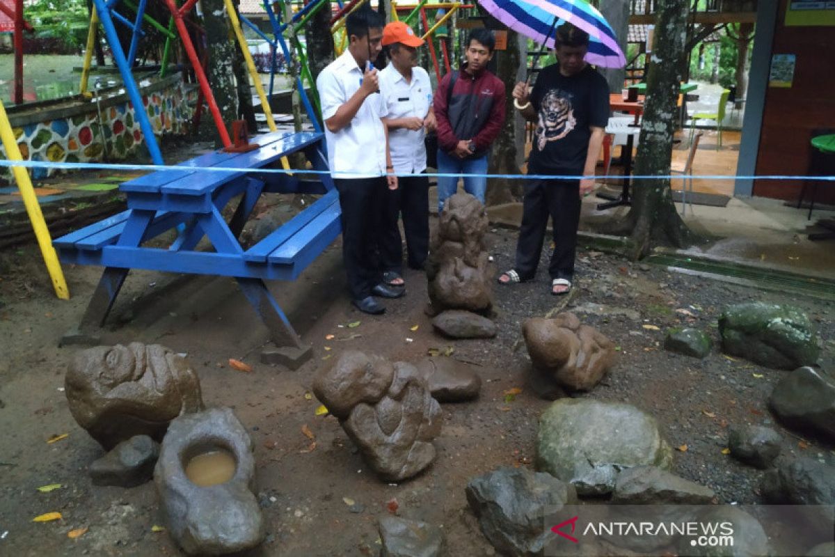 Pemkab Tasikmalaya akan telusuri silsilah patung wisata Batu Mahpar