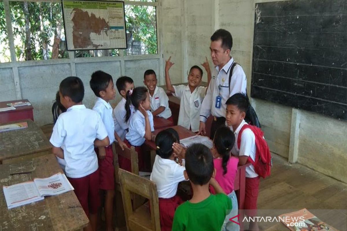 Syahmil cek sejumlah sekolah di pedalaman Sungai Lahei