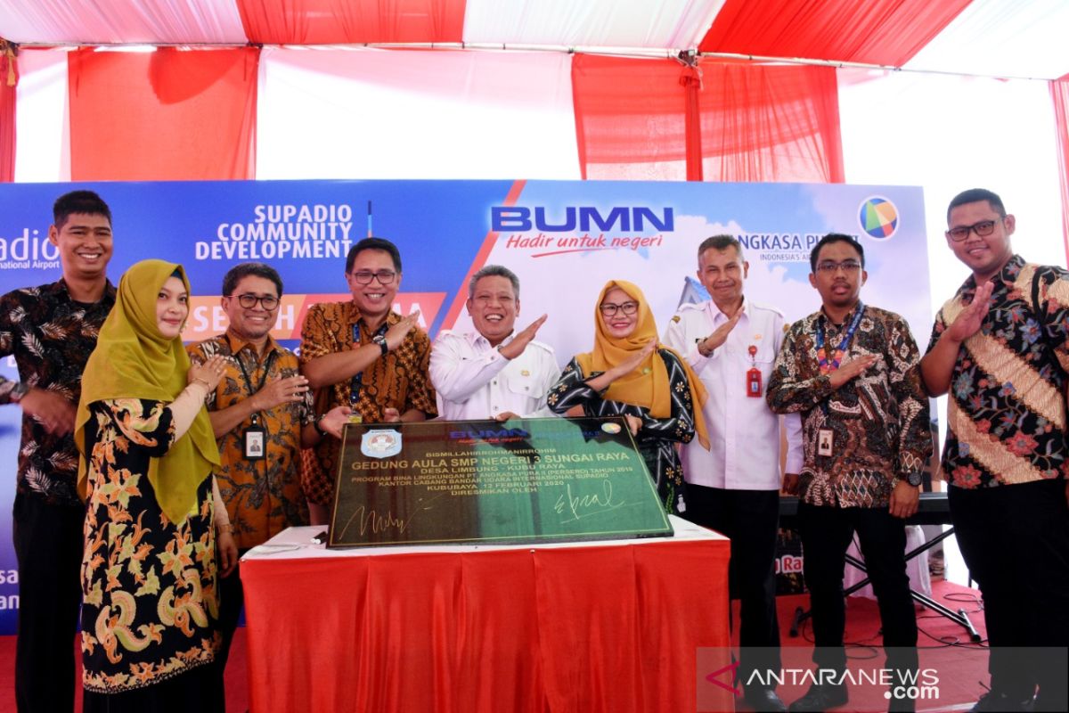 Angkasa Pura II Supadio bangun Gedung Aula SMP 3 Sungai Raya