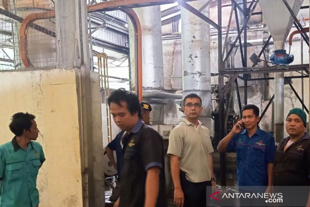 Mesin boiler pabrik getah di Dharmasraya terbakar