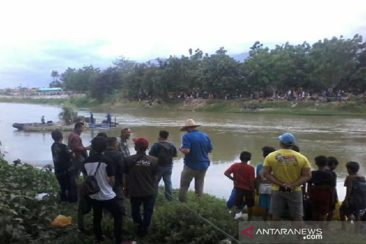 Tim satgas BKSDA Sulteng terus buru buaya ban di Sungai Palu