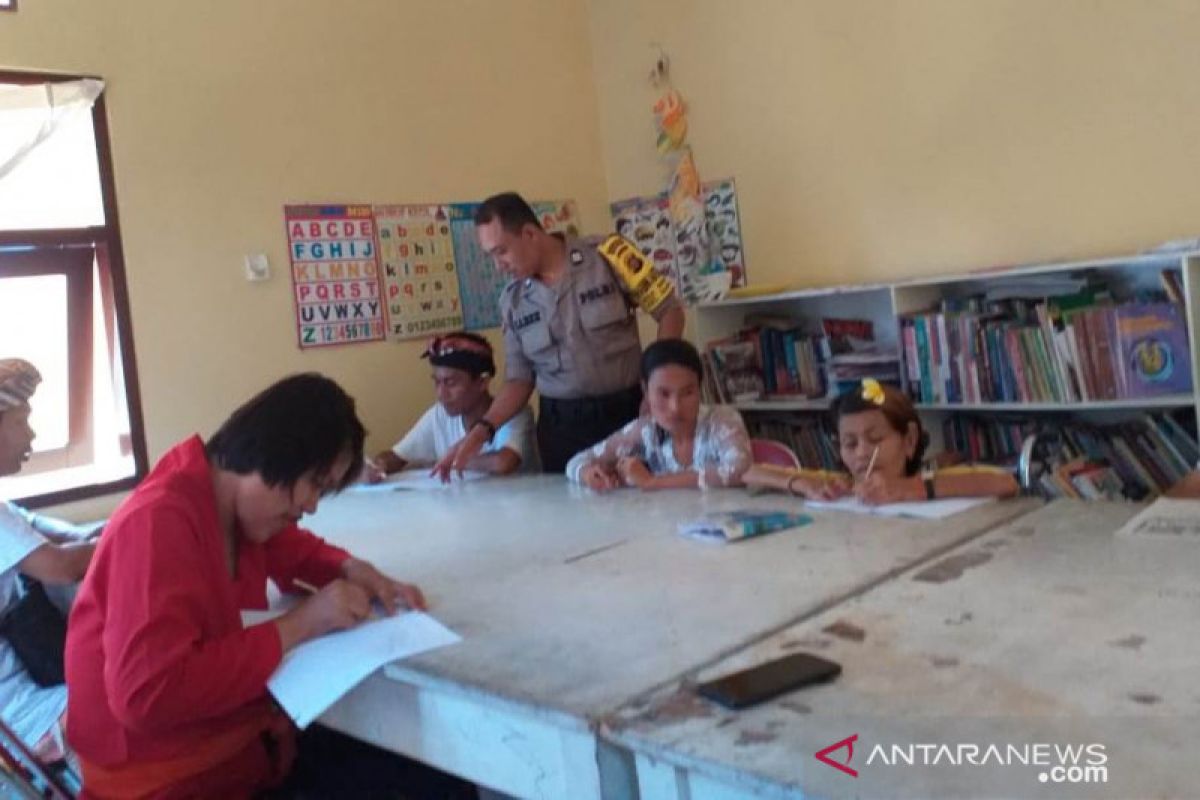 Bhabinkamtibmas Gianyar edukasi kaum disabilitas