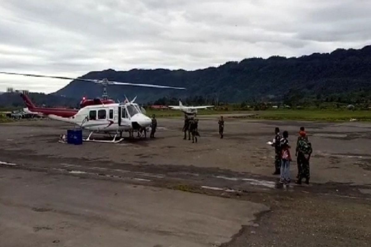 Tim evakuasi korban helikopter MI 17 tiba di Pegunungan Mandala