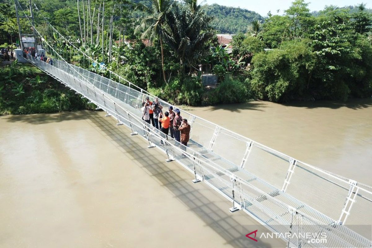 Kementerian PUPR kucurkan Rp710 miliar untuk ratusan jembatan gantung seluruh Indonesia