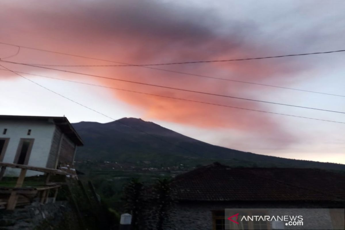 Warga Selo Boyolali tetap bertani usai erupsi Merapi