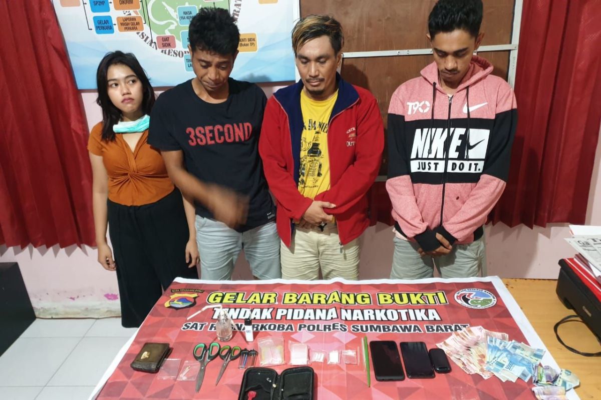 4 orang digerebek tengah asyik pesta narkoba di KSB, satu diantaranya perempuan asal Bekasi