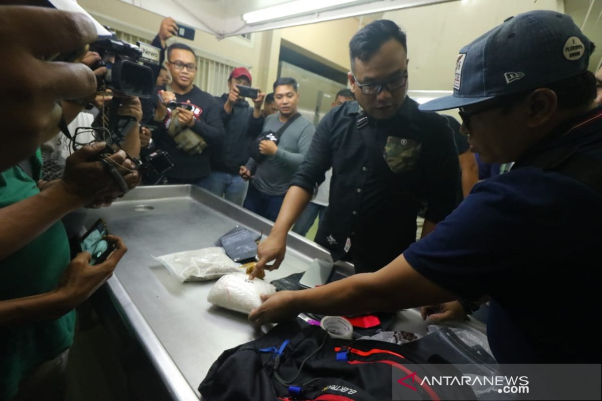 Polisi tembak mati bandar narkoba di Surabaya