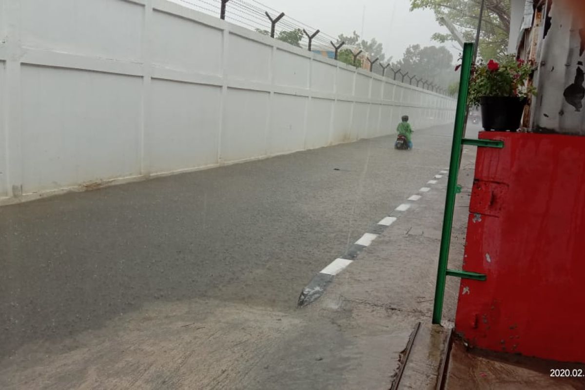 Ini jalan di Padang yang terendam banjir