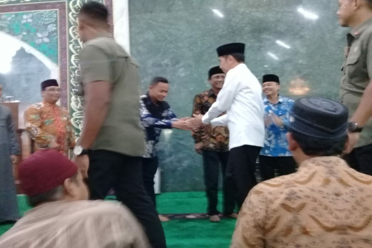 Presiden Joko Widodo shalat Jumat di Masjid Agung Sudirohusodo Sleman