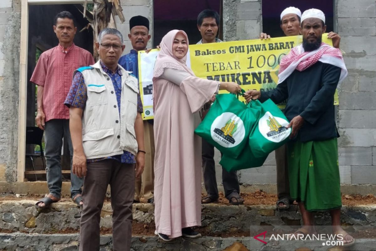 YBM PLN kirim 1.000 mukena ke wilayah bencana di Kabupaten Bogor