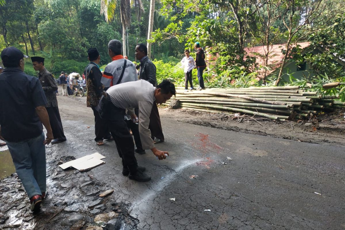 Polisi tangani kecelakaan sebabkan kepala sekolah  tewas