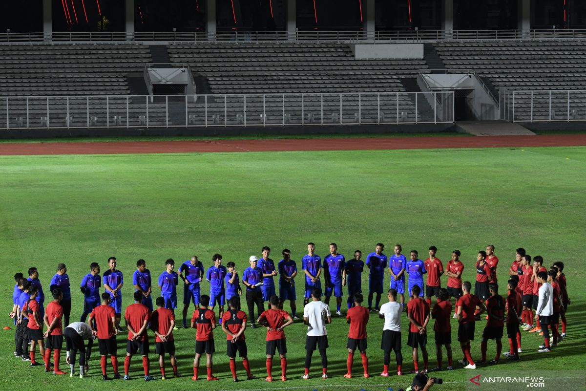 Sepak bola Indonesia (tetap) tenang meski wabah virus corona