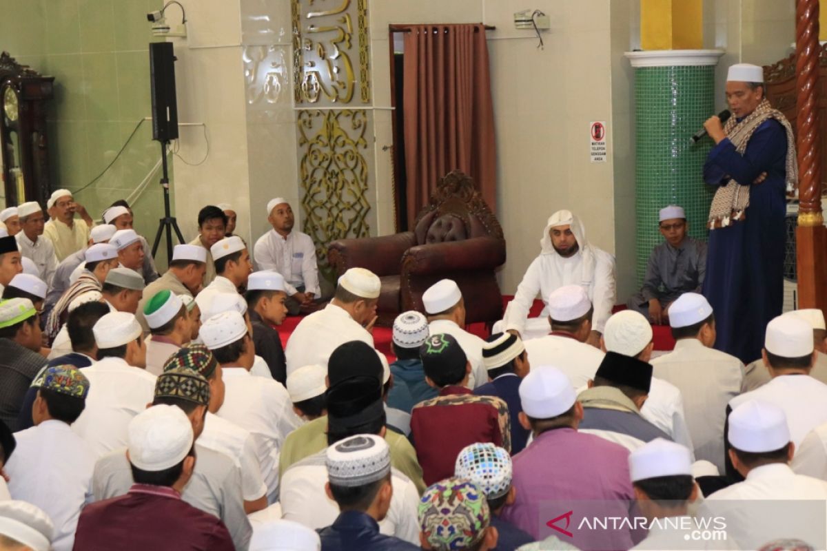 Shalat subuh berjamaah bersama Syekh Muhammad Jaber