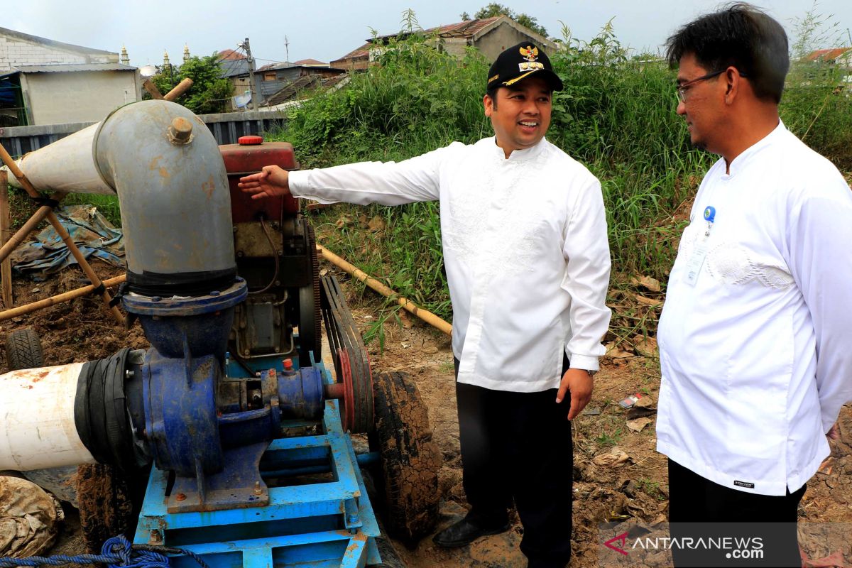 Wali KotaTangerang cek turap kali Leduk pascabanjir