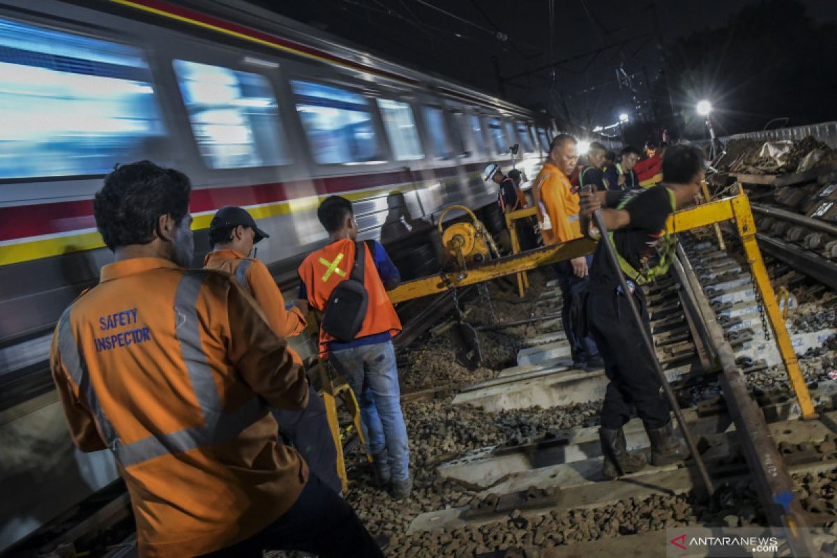 DAOP 1 pastikan KRL kembali normal Senin sore