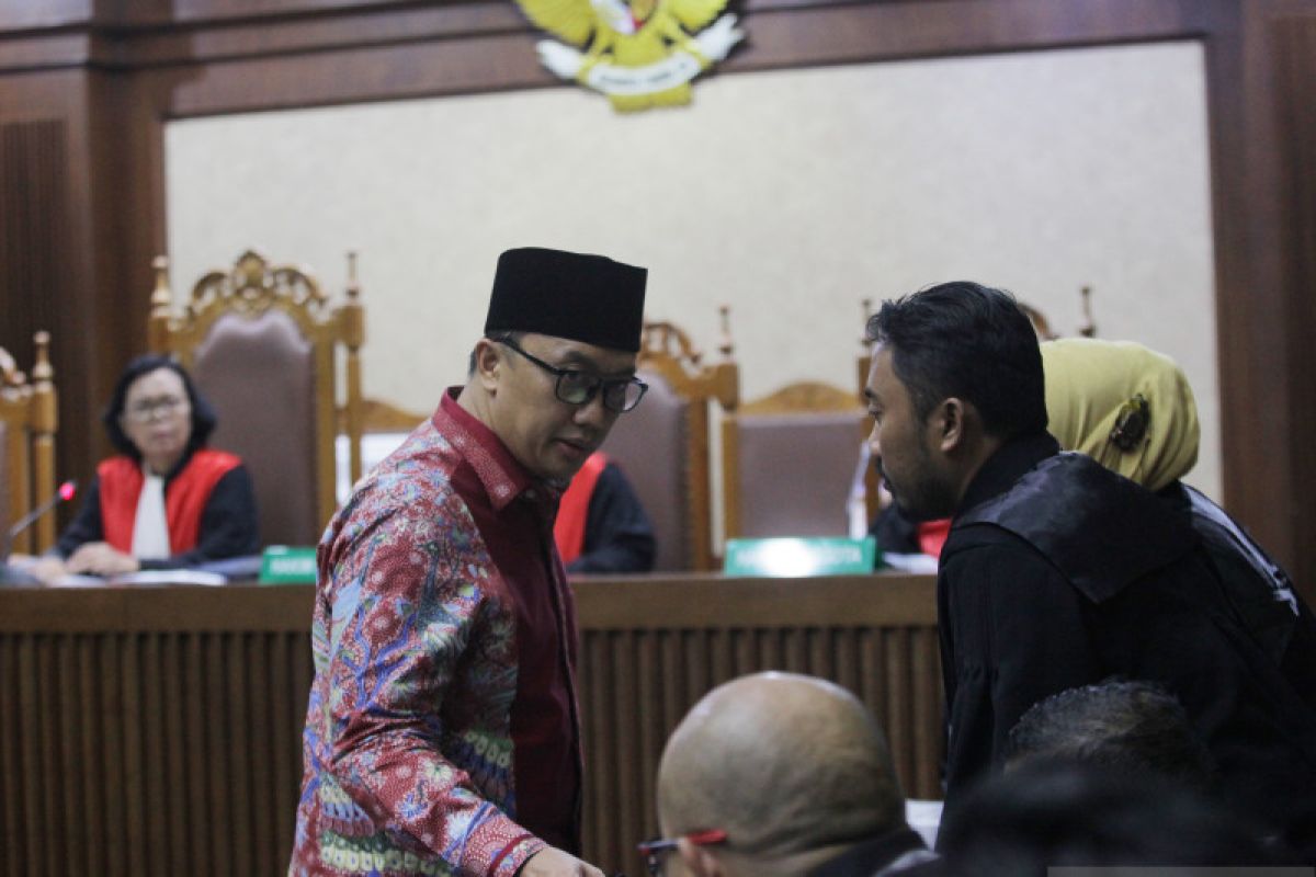 Imam Nahrawi didakwa terima suap-gratifikasi Rp20,148 miliar