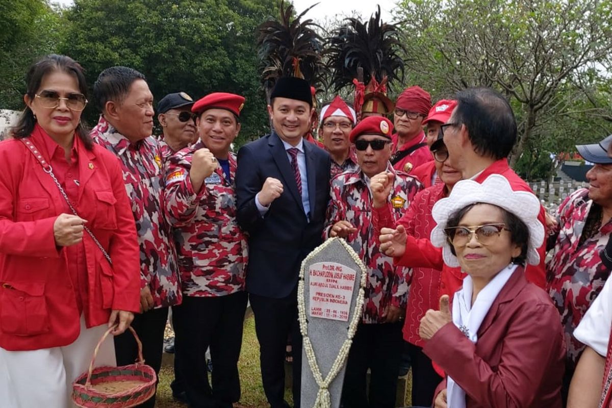 Wamendag pimpin ziarah TMP Kalibata peringati peristiwa heroik 'Merah Putih'