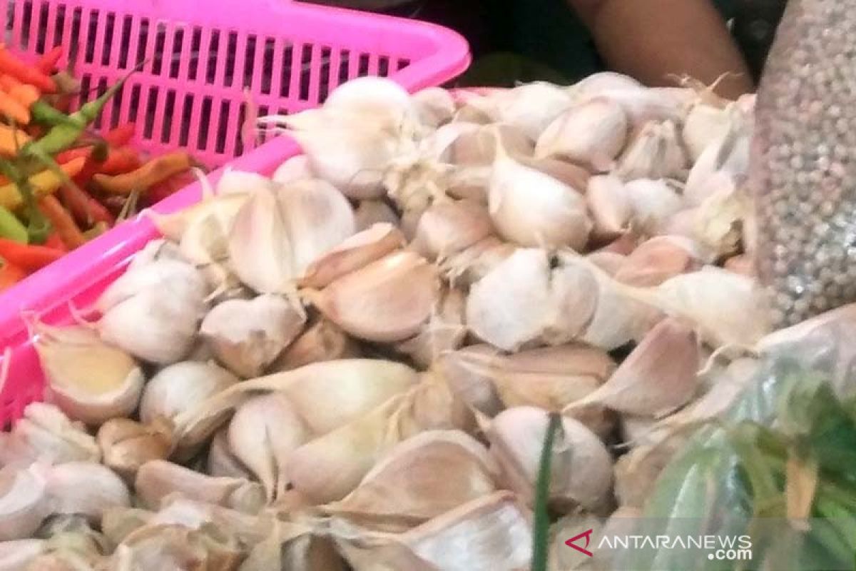 Harga bawang putih di Purwokerto berangsur turun