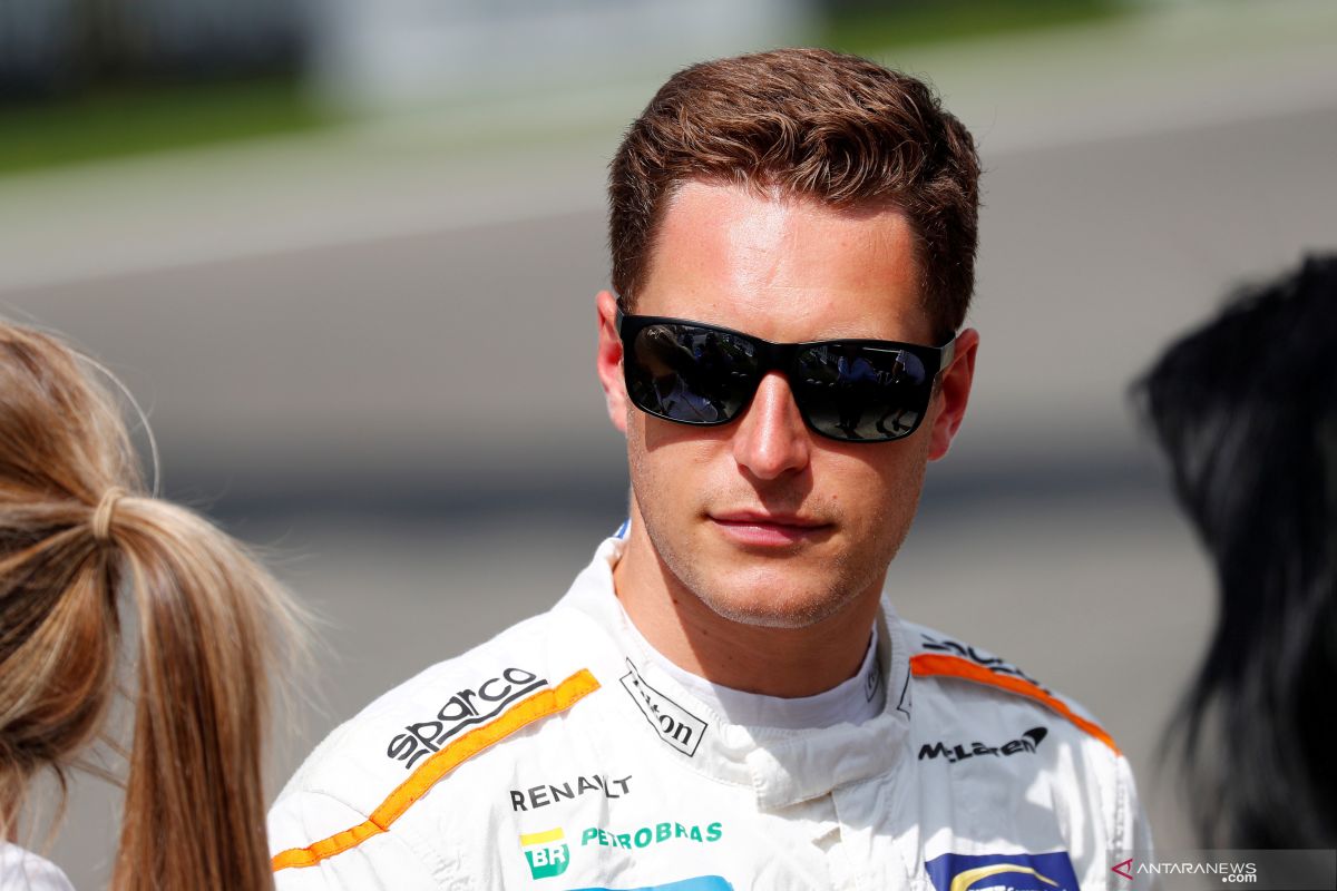 Stoffel Vandoorne sebagai pebalap cadangan Mercedes