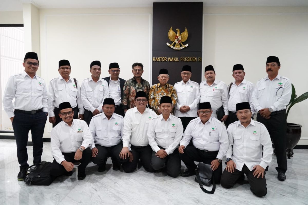 Wapres minta persoalan petani sawit segera diselesaikan