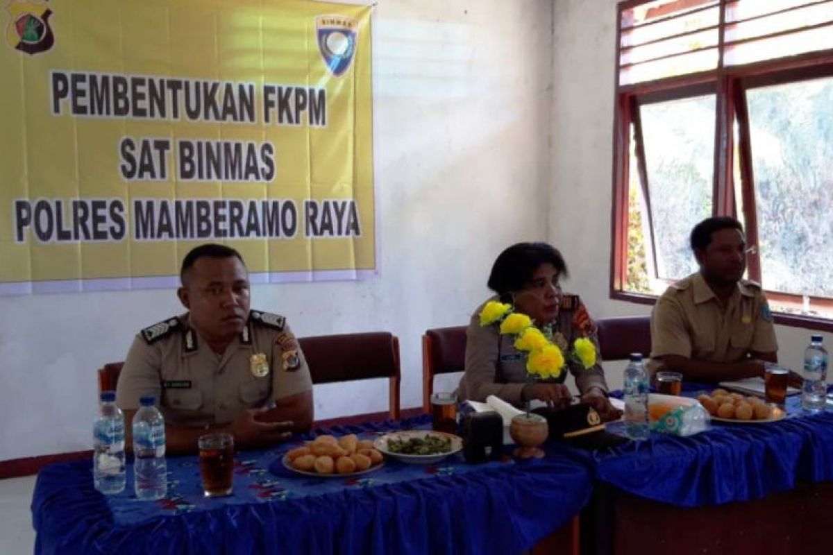 Polres Mamberamo Raya bentuk FKPM  Kampung Poiwai