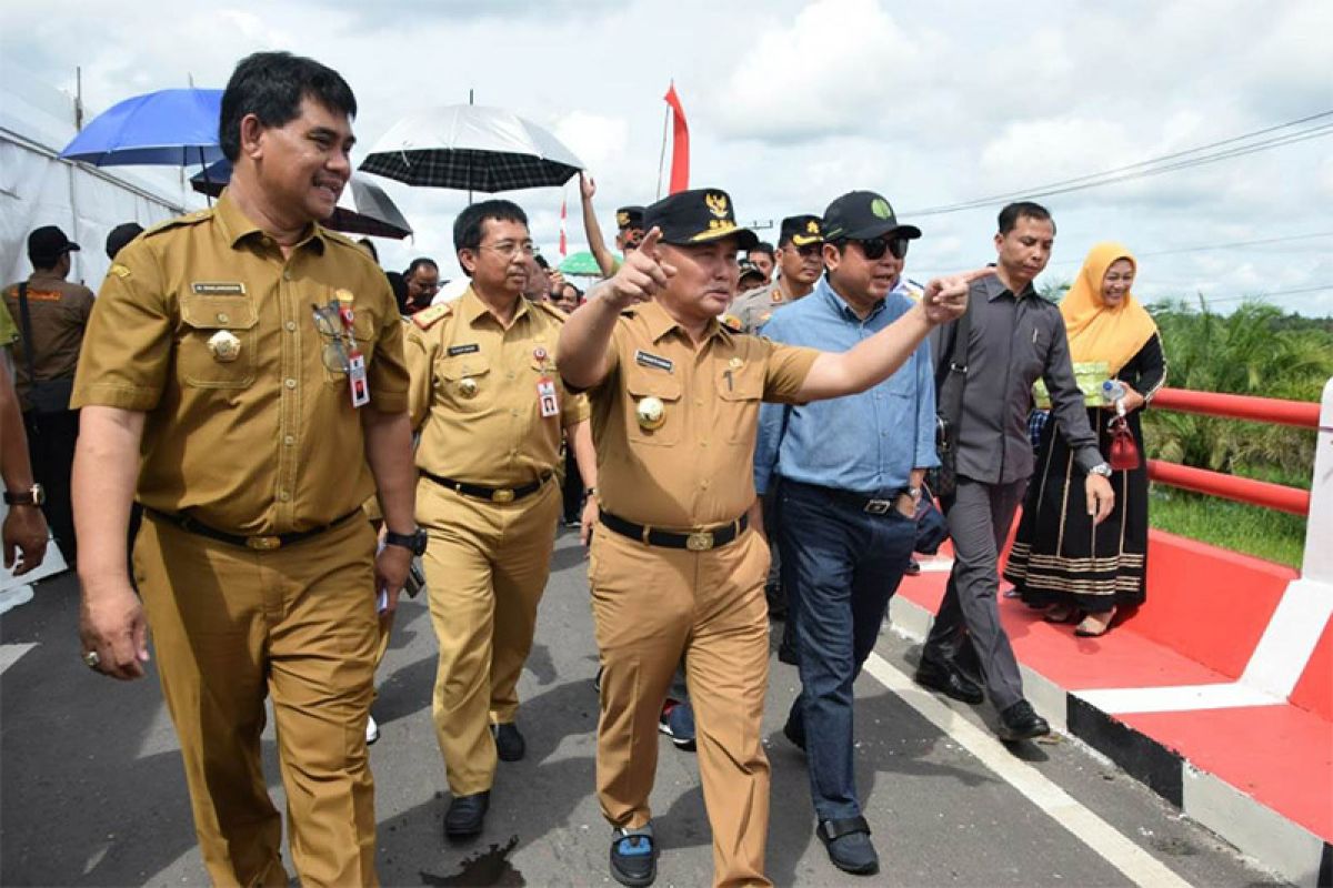 Jalan layang Pangkalan Bun-Kolam diresmikan, Sugianto wujudkan impian masyarakat