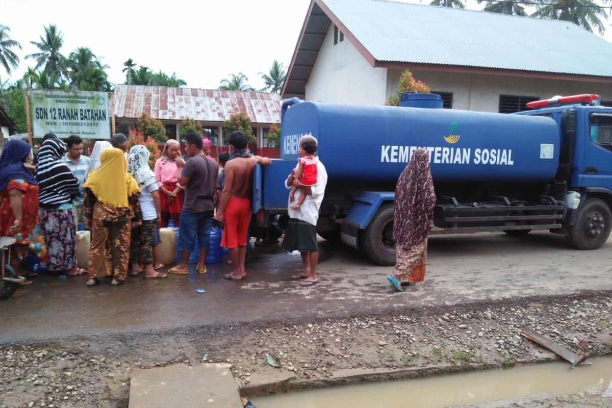 BPBD Pasaman Barat mulai salurkan air bersih kepada korban banjir