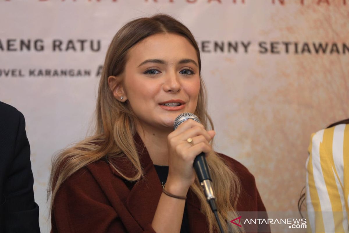 Amanda Rawles kurang percaya diri dengan rambut pirang