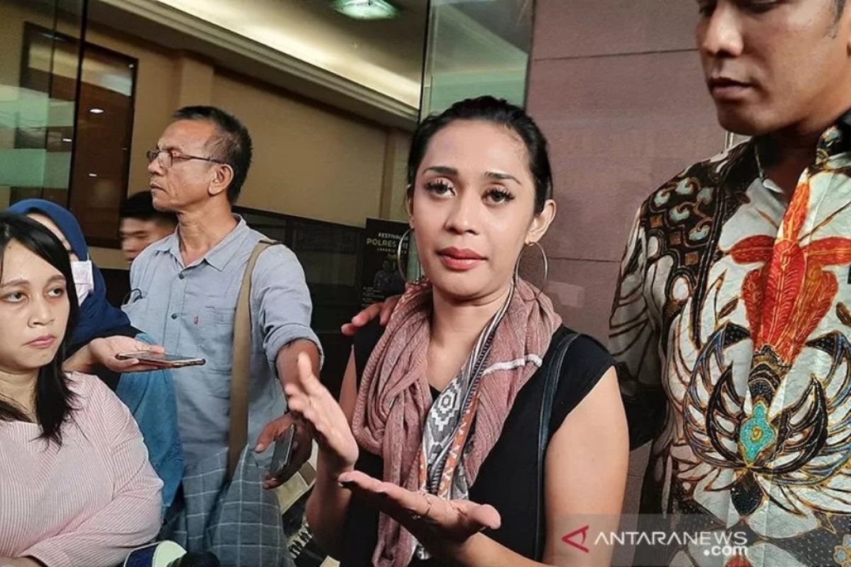 Polrestro Jaksel autopsi jenazah putri Karen "Idol" Rabu