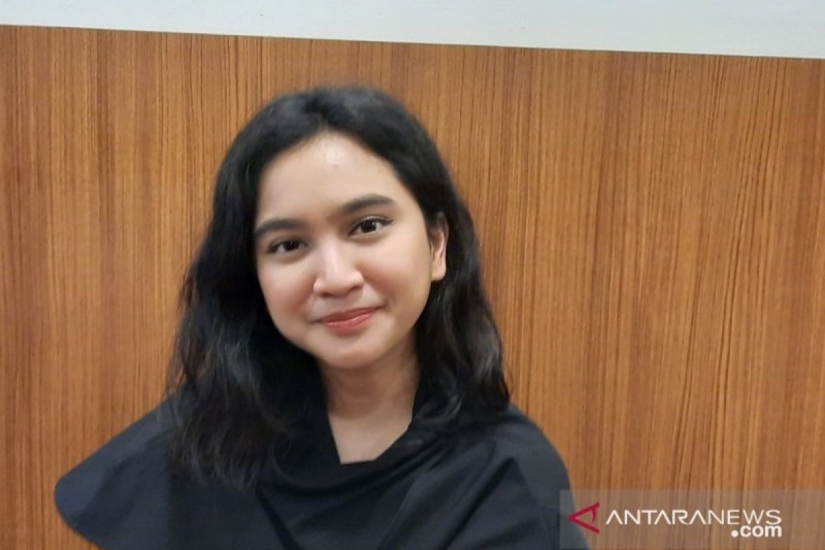 Persiapan syuting ke Belanda, Rachel Amanda dibekali koyo