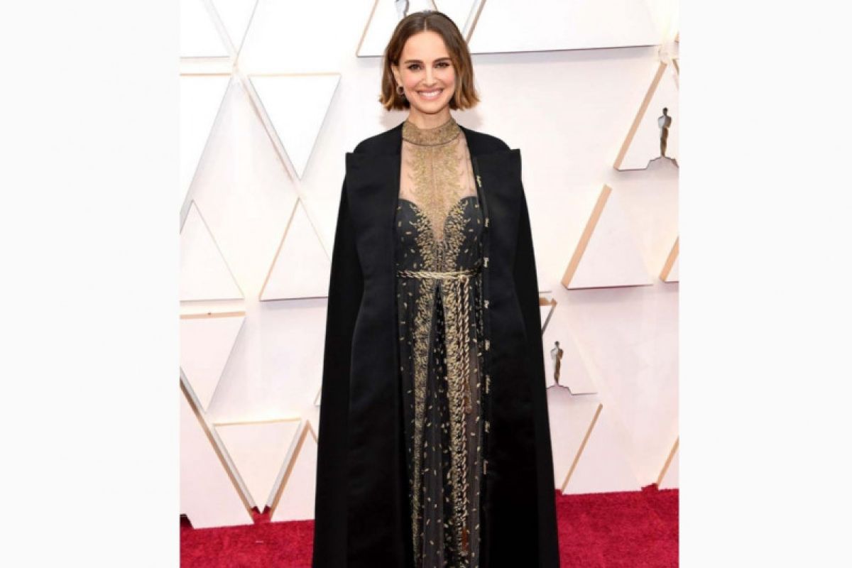 Rose McGowan sebut jubah Natalie Portman di Oscar menyinggung