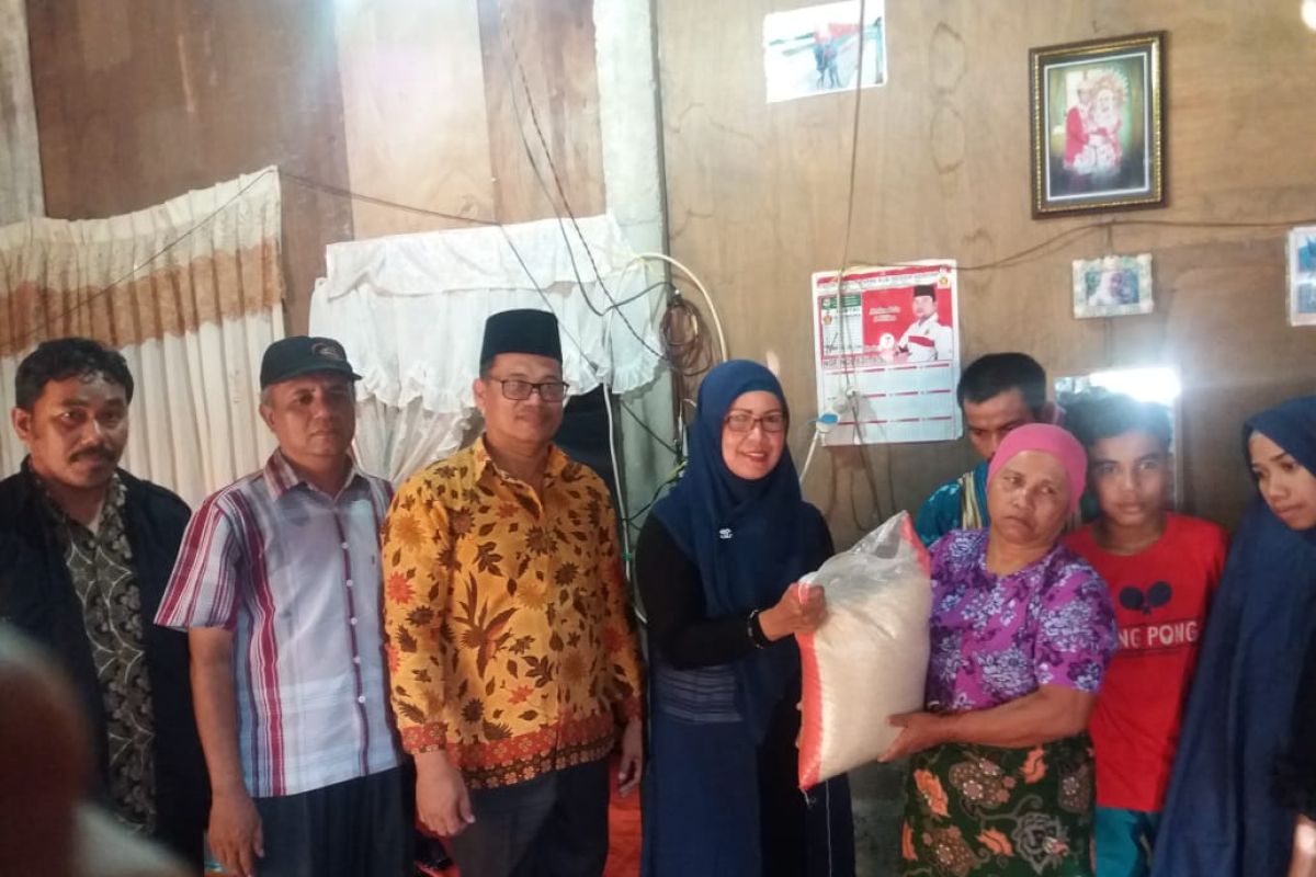 Pemkab Pesisir Selatan bantu keluarga korban tanah longsor