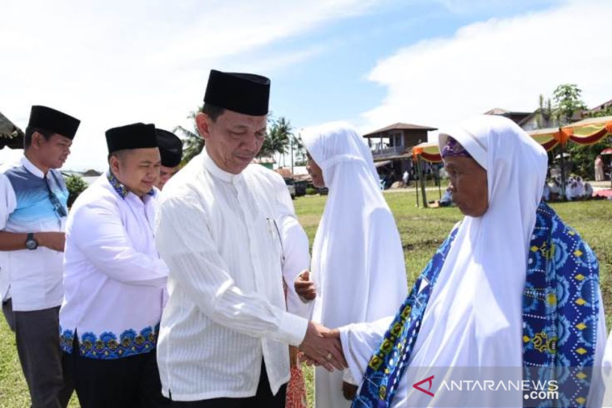 Dolly Pasaribu berpesan agar ibu-ibu selalu menjaga kesehatan