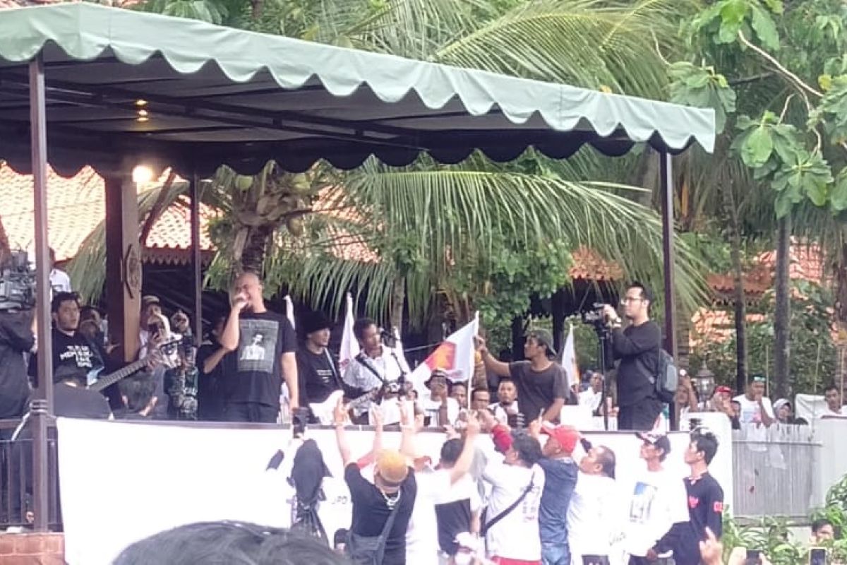 Ahmad Dhani konser HUT Ke-12 DPD Gerindra Banten