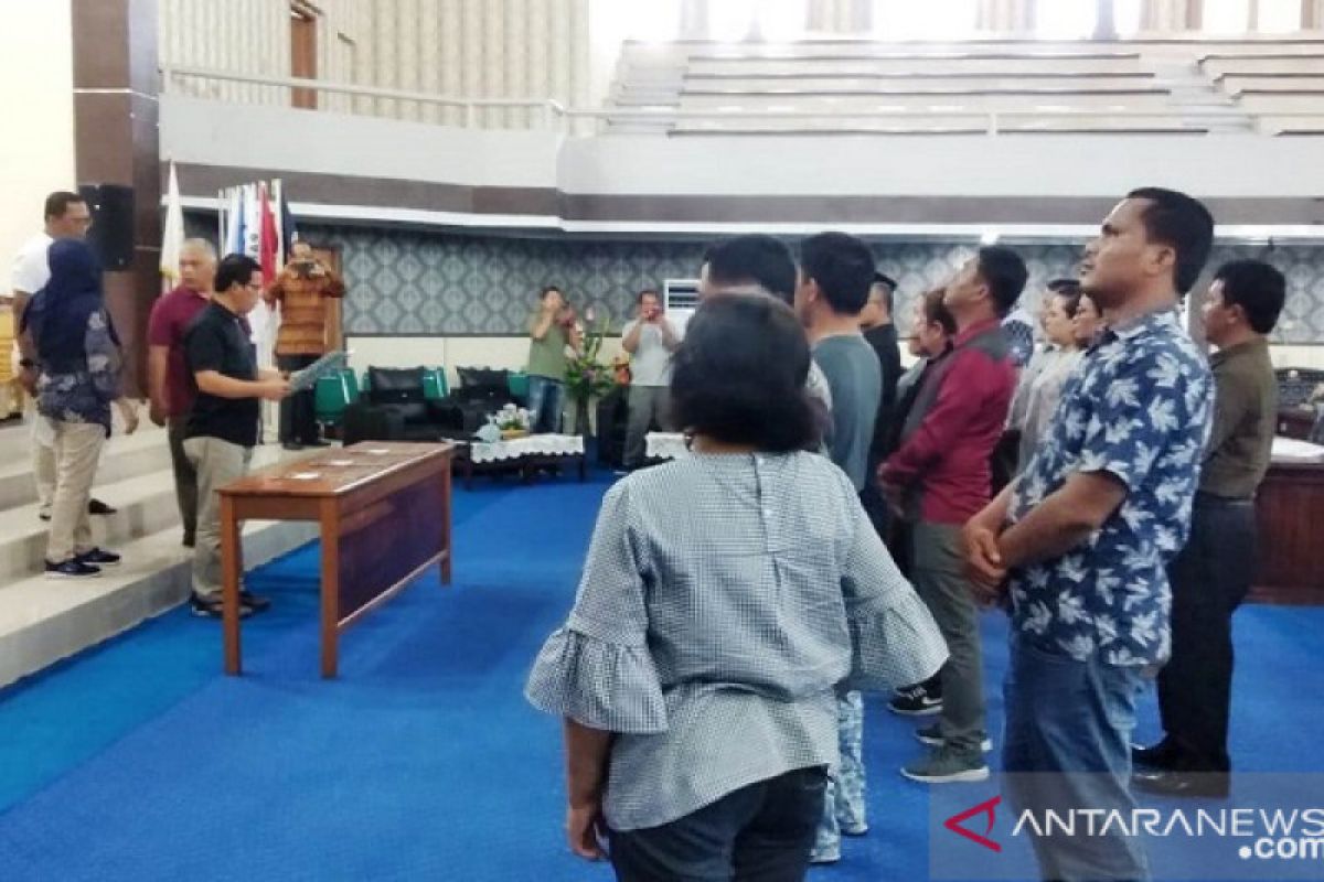 Senin, 35 anggota DPRD Tapteng terpilih dilantik di GOR Pandan