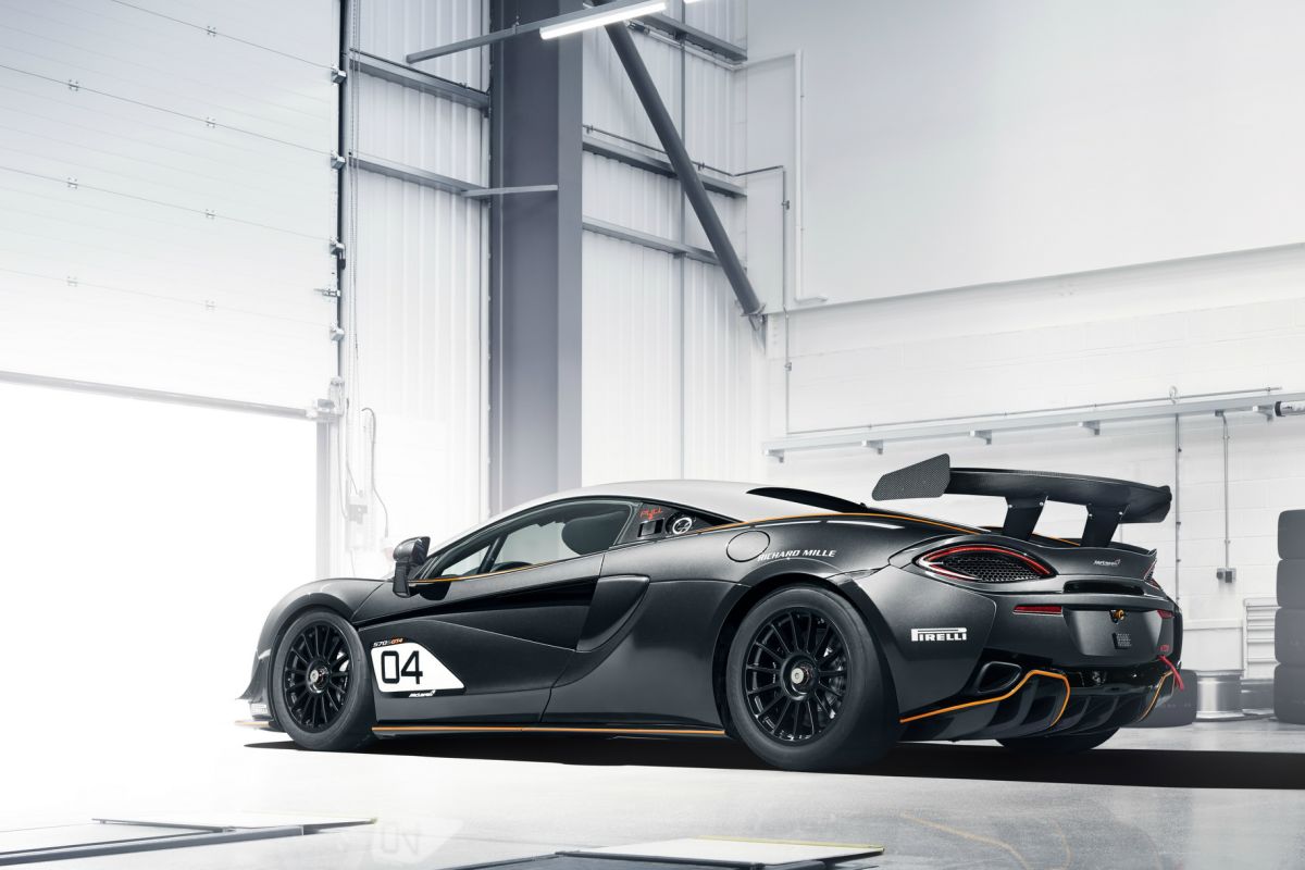 Mobil balap McLaren 570S GT4 dapat penyegaran tahun ini