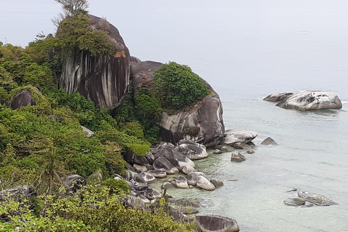 Natuna, kerak benua dan kerak samudra  (bagian 1)