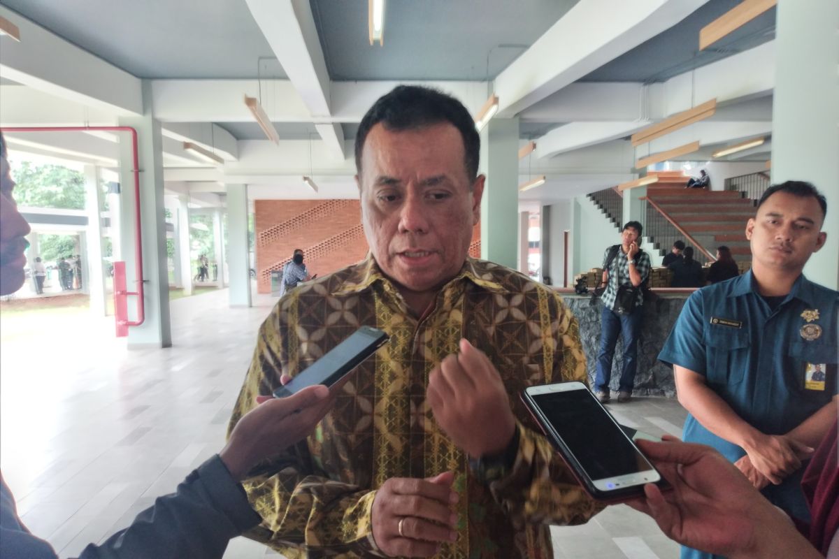 Rektor UI lebih khawatirkan perang dagang dibandingkan virus Corona